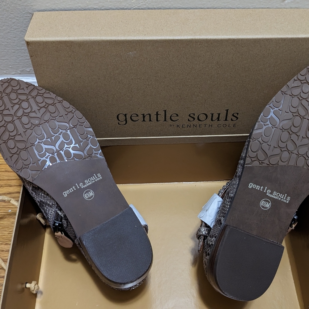 Shoes - Picture 2 of 2